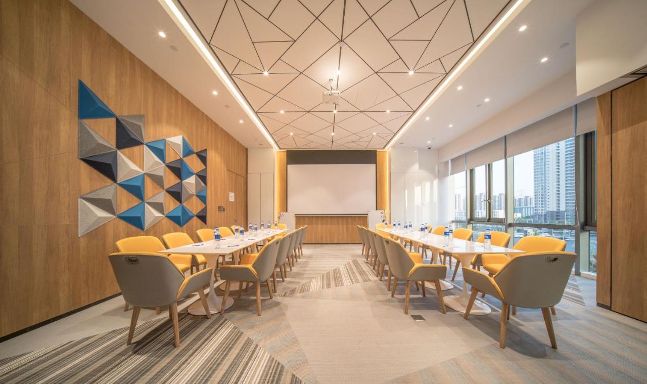 Holiday Inn Express Shanghai Huijin By Ihg ภายนอก รูปภาพ