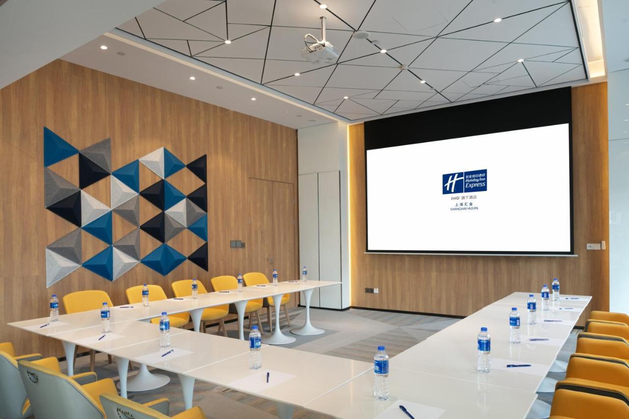 Holiday Inn Express Shanghai Huijin By Ihg ภายนอก รูปภาพ