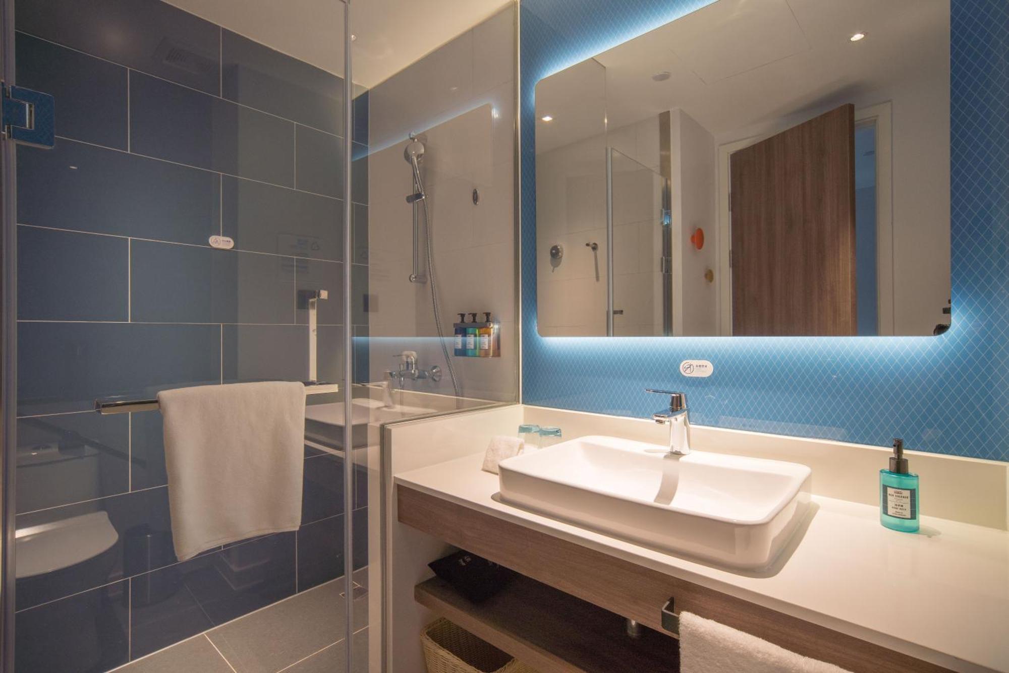 Holiday Inn Express Shanghai Huijin By Ihg ภายนอก รูปภาพ