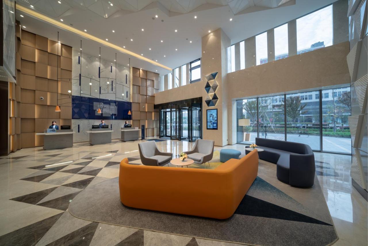 Holiday Inn Express Shanghai Huijin By Ihg ภายนอก รูปภาพ