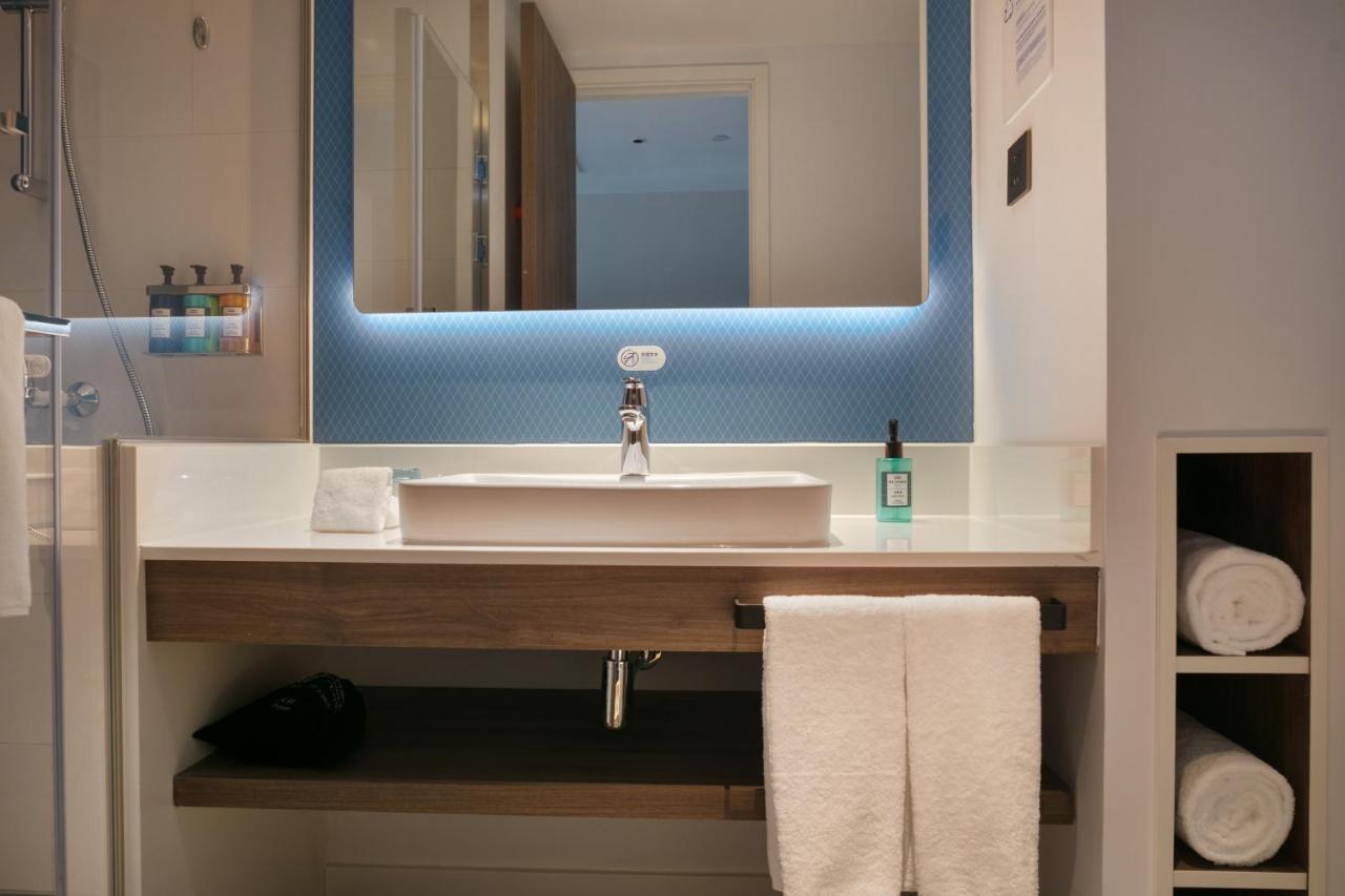 Holiday Inn Express Shanghai Huijin By Ihg ภายนอก รูปภาพ